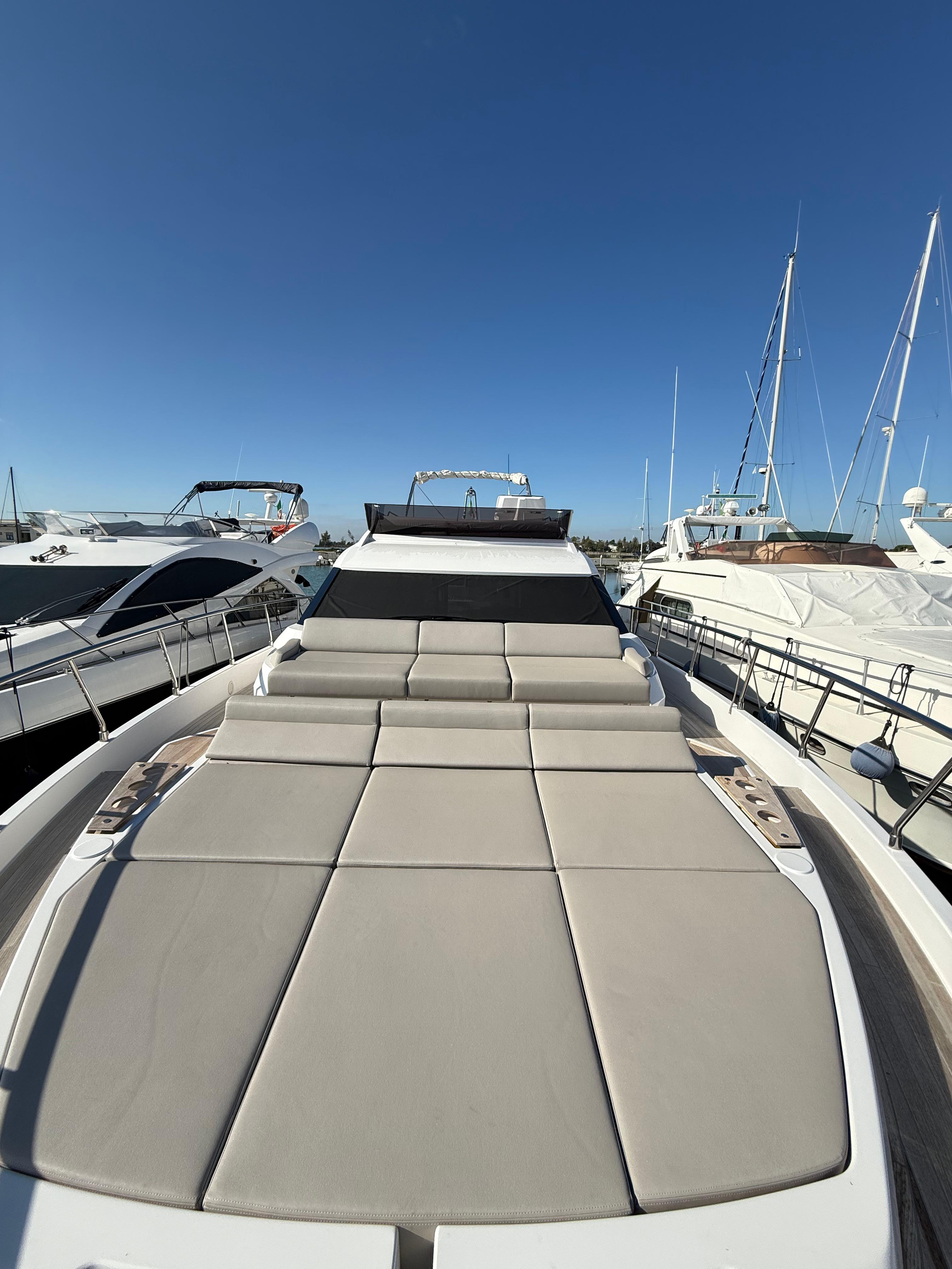 2023 FERRETTI YACHTS 580 